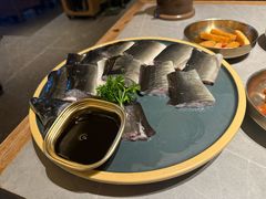 -草家酱蟹炭火烤肉店(珲春南路一店)
