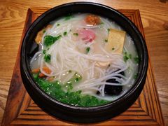蒙自过桥米线-麦麦山云南菜(复地活力城店)