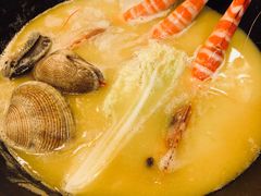 -鲜入围煮花胶鸡海鲜火锅