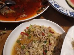 -头上红煨盐鸡·非遗院子餐厅