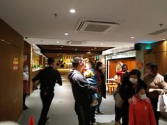 等位区-海底捞火锅鲜切牛肉主题店(长寿路店)