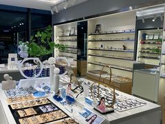 -视野联行眼镜·蔡司·尼康·豪雅·依视路(青浦宝龙店)