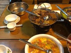 -临江餐馆二楼美食部落