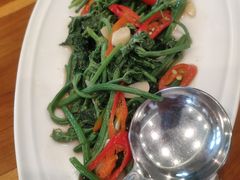 -Chom Cafe and Restaurant