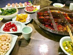 -红九格老火锅(三峡广场店)