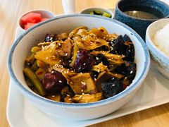 山城麻辣香锅-轻蔬不用等·素食(江苏路店)