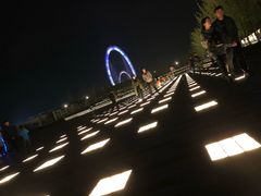 -南京眼步行桥