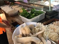 菌菇蔬菜拼盘-仄园围炉坊·牛肉火锅·汕头卤水火锅(蛇口店)