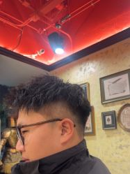 -东方先生国潮男士理发馆