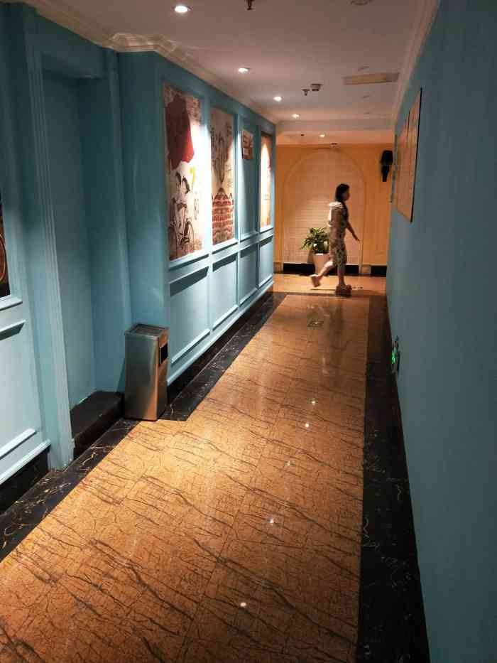 菲曼·爱尚纯主题量贩ktv(湖州总店)-"原以为小包会很狭窄,有惊艳