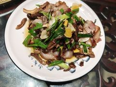 -土砂锅生态山庄·非遗砂锅雅鱼