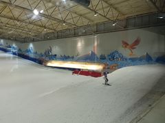 -乔波室内滑雪场