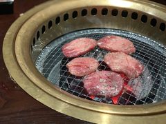 -山川小町·极番烧肉(新地假日广场店)