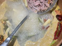 -洱火云南酸菜牛肉火锅(石景山当代商城店)