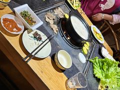 -有一锅·野生菌黑山羊腊排骨火锅(古城北门店)