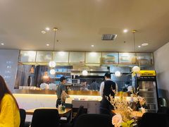 -POKEE VIA&Brunch·维娅(重庆来福士店)