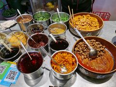 -爆炸头阿姨小四川正宗川味小吃(无任何分店)