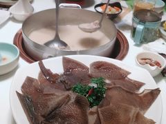 -洪氏嗨捞·猪肚鸡火锅(阳光天地店)