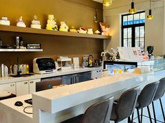 -Fridi Patisserie Cafe