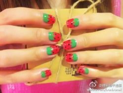 草莓甲-光SPA科技美肤