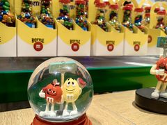 -m豆巧克力世界(上海世茂广场店)