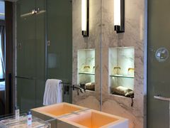 -上海滴水湖皇冠假日酒店