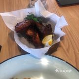 上菜比较慢。有很多年轻夫妇带着小朋友来吃饭