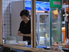 -三亚火车头万人海鲜广场