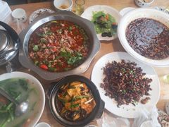 -兔行天下-鸿鹤鲜锅兔(中海国际店)