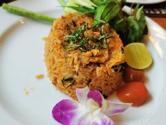 -Chom Cafe and Restaurant