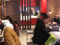 -麦当劳(汉口火车站候车室店)