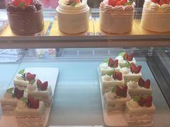-花花卷卷·鲜食蛋糕(静安久光百货店)
