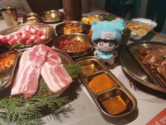 -草家酱蟹炭火烤肉店(珲春南路一店)