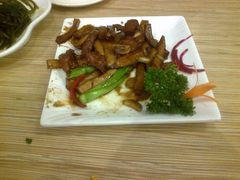 鲍杏菇炒牛柳-粤仔湾砂锅粥(广益哥伦布店)