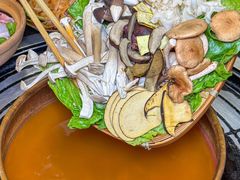 -阿山卓·野生菌火锅·纳西火塘烤肉