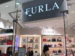 店内环境-东荟城名店仓