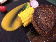 煎牛扒鲜菌少司-威克特披萨汉堡