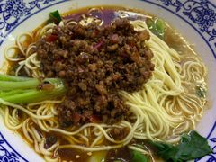 -渝之汇牛肉豌杂面