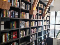 -钟书阁(松江泰晤士小镇店)