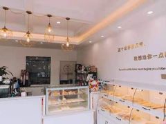 -F小姐甜品店(威海路店)