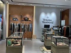 -Vivienne Westwood(上海来福士广场店)