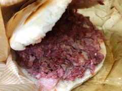 腊牛肉夹馍-杨天玉腊牛羊肉店