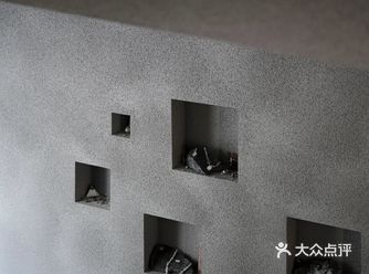 设计之初，对材料的考量和产品的展示方式是我们创作的关