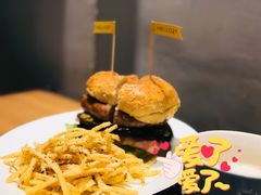 德国盘肠汉堡-HELLO 27 意面·沙拉·帕尼尼