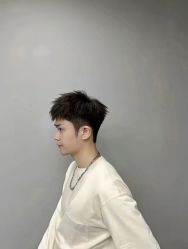 -一家只做男发烫染的店