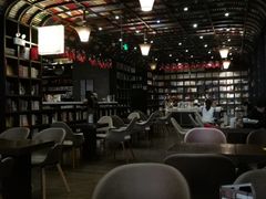 -钟书阁(松江泰晤士小镇店)