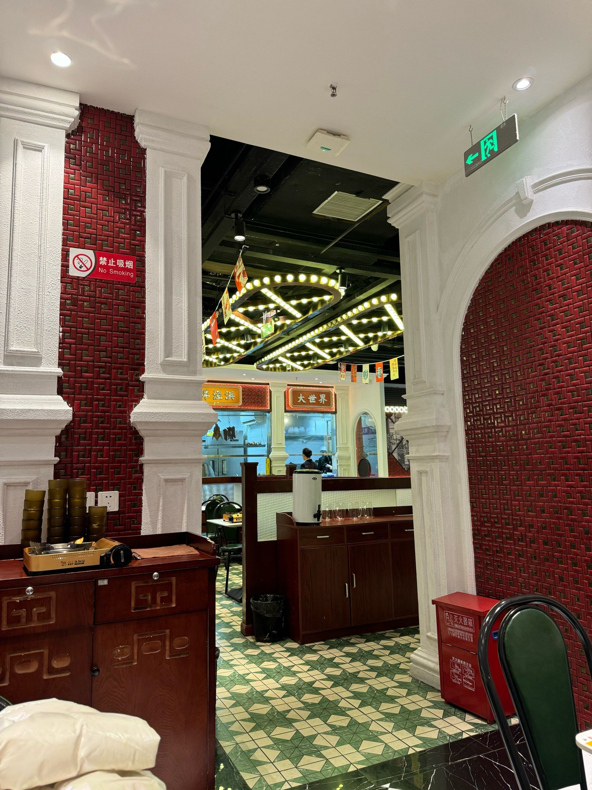 带着小朋友吃,挺好的,上菜速度也特别快