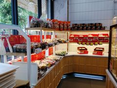 零售区-华荣西饼屋(永护店)