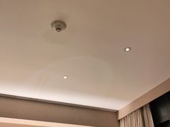 -上海滴水湖皇冠假日酒店