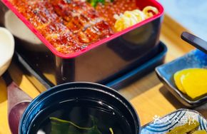 Sea Urchin Salmon Roe Eel Rice Set
